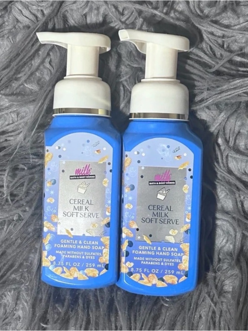 Bath & Body Works Cereal Milk Soft Serve Foaming Hand Soap - Blue & White